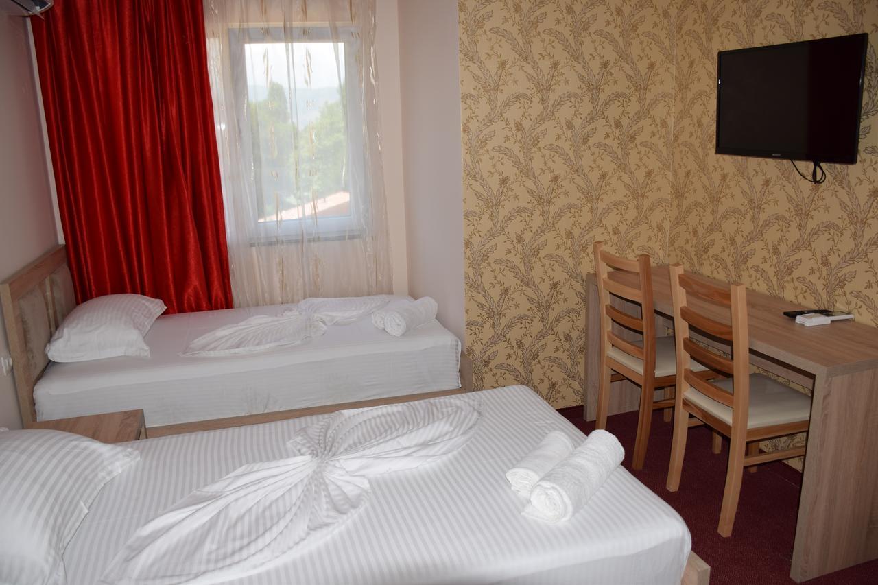 Hotel Pogradeci 2 Tushemisht 外观 照片